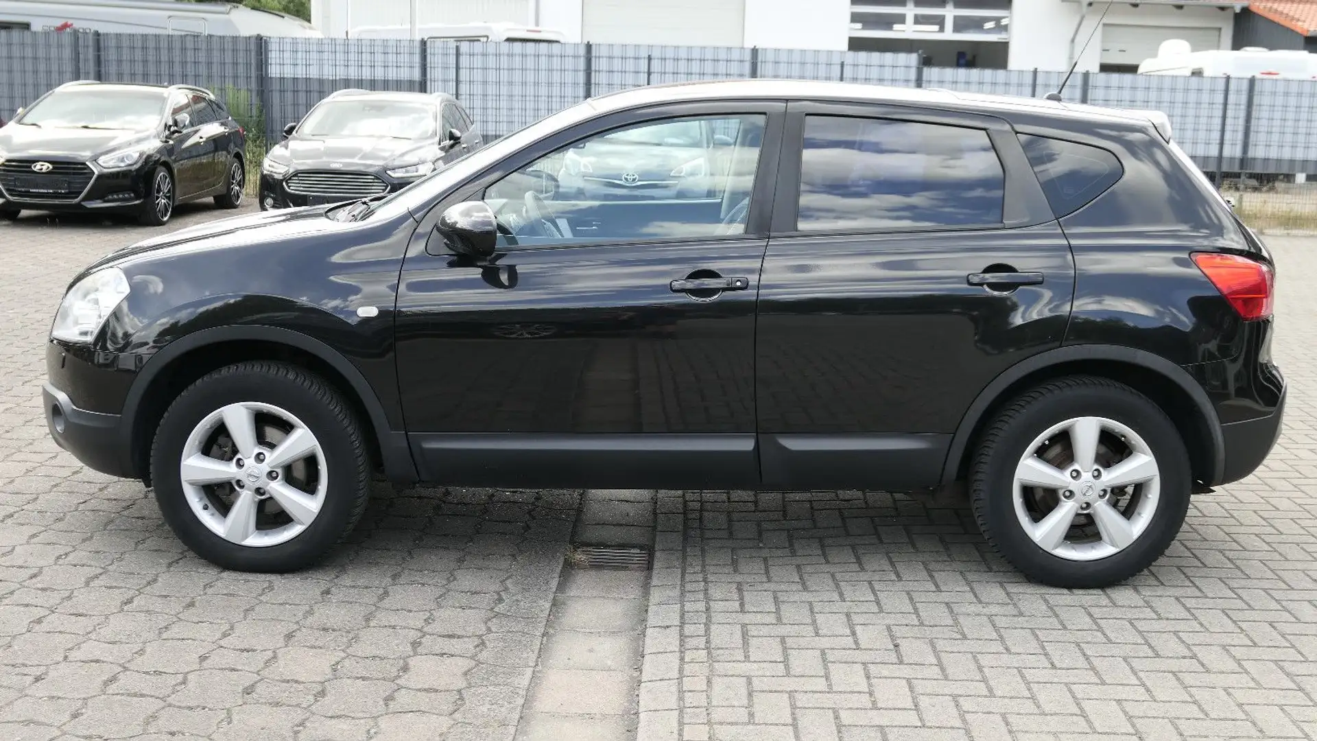 Nissan Qashqai Tekna/Xenon/Leder/AHK/R-Cam/Navi Schwarz - 2