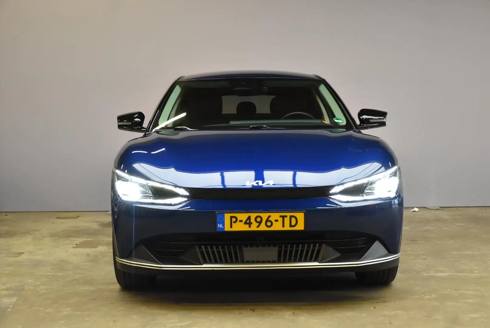 Kia EV6 58kWh 169pk RWD Air TREKHAAK Blauw - 2