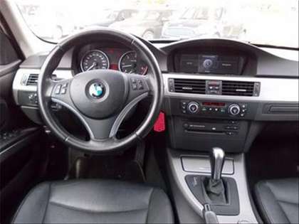 BMW 330 (E90) DA LUXE