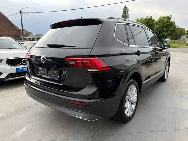 Volkswagen Tiguan Allspace view 5