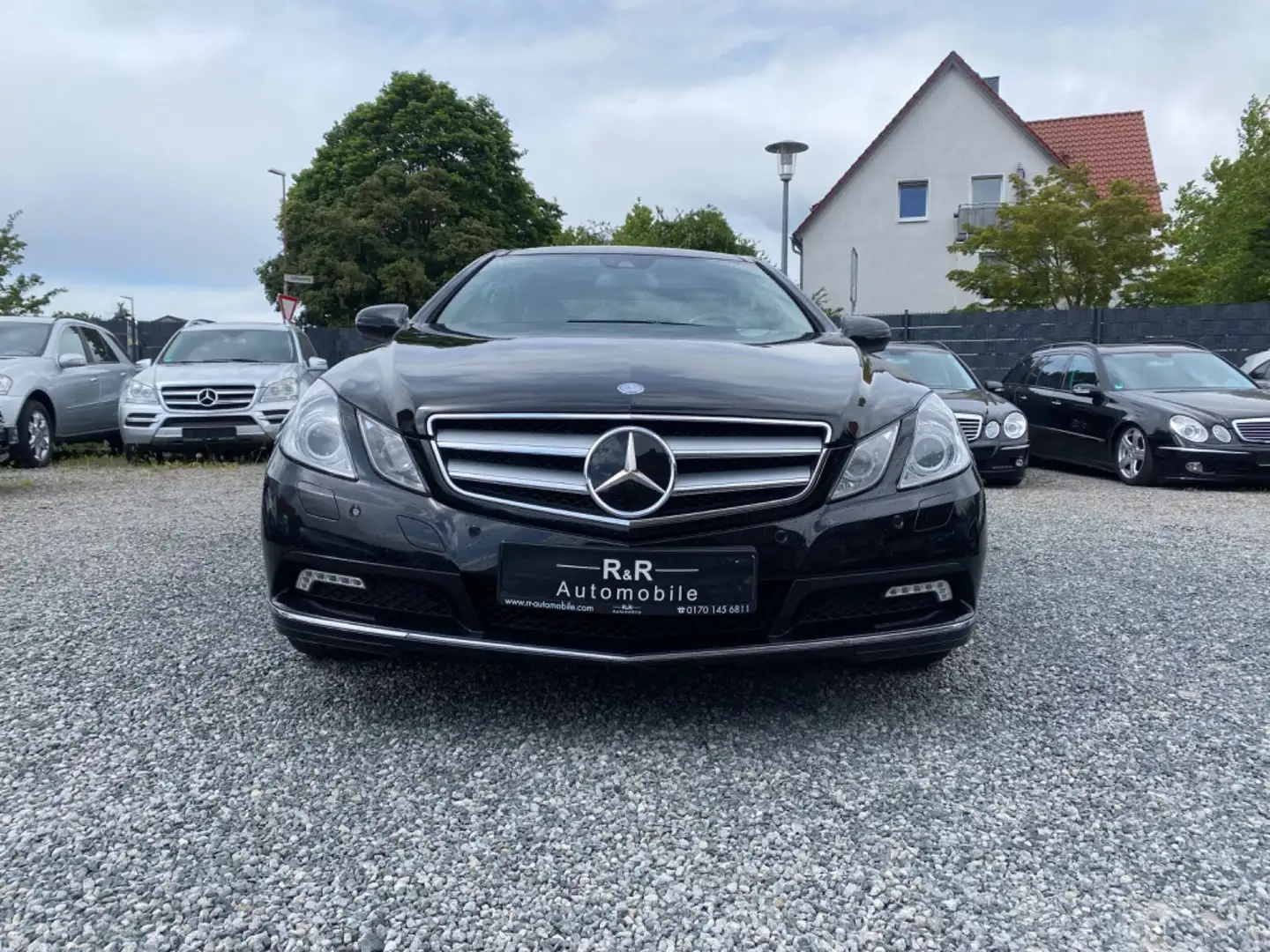 Mercedes-Benz E 500 Elegance Coupe 2Hd HK Sound Panorama RCam Černá - 2
