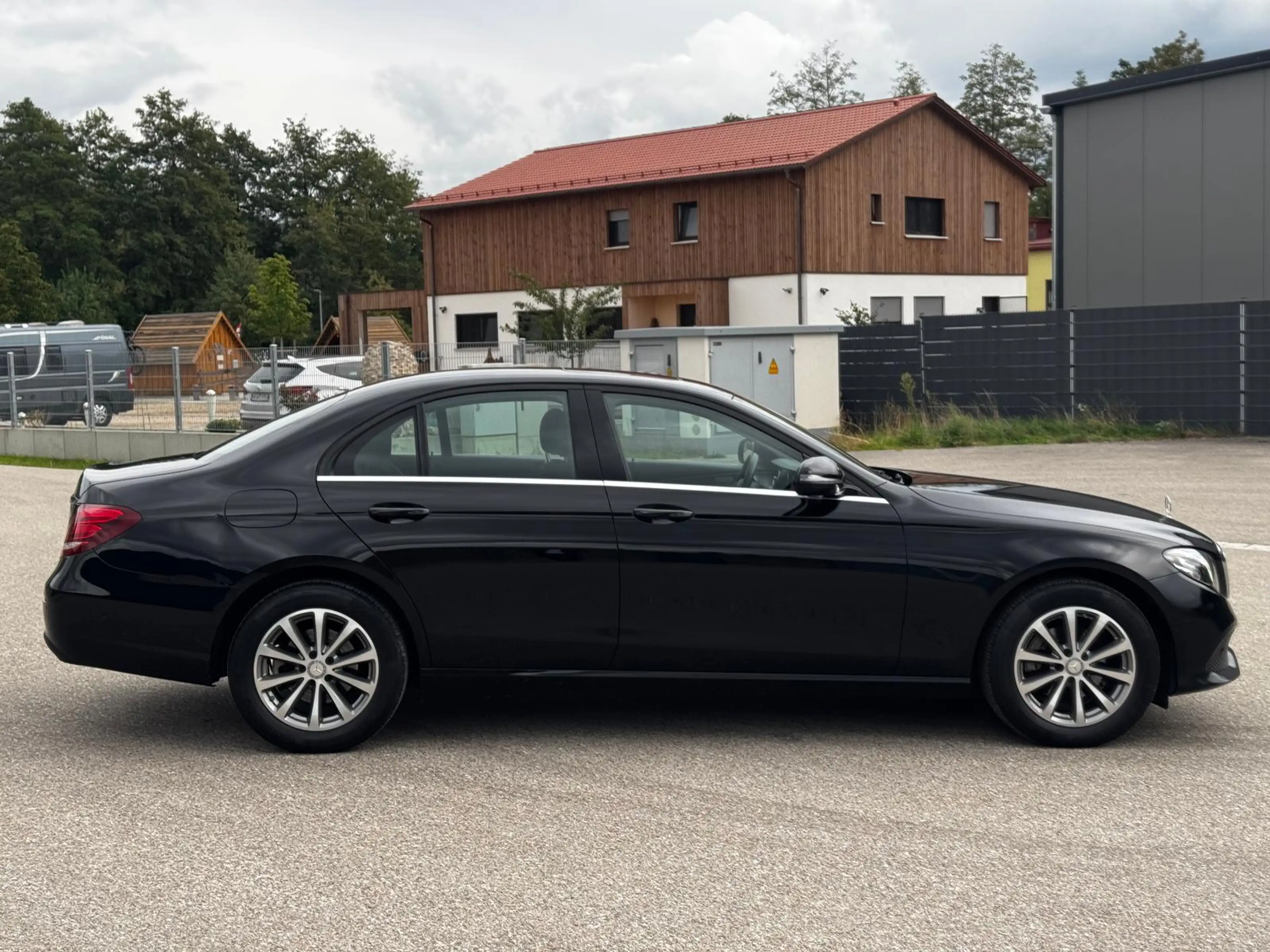 Mercedes-Benz E 200 LED/el.Sitze/Kamera/Navi/Sitzheizung — photo 8