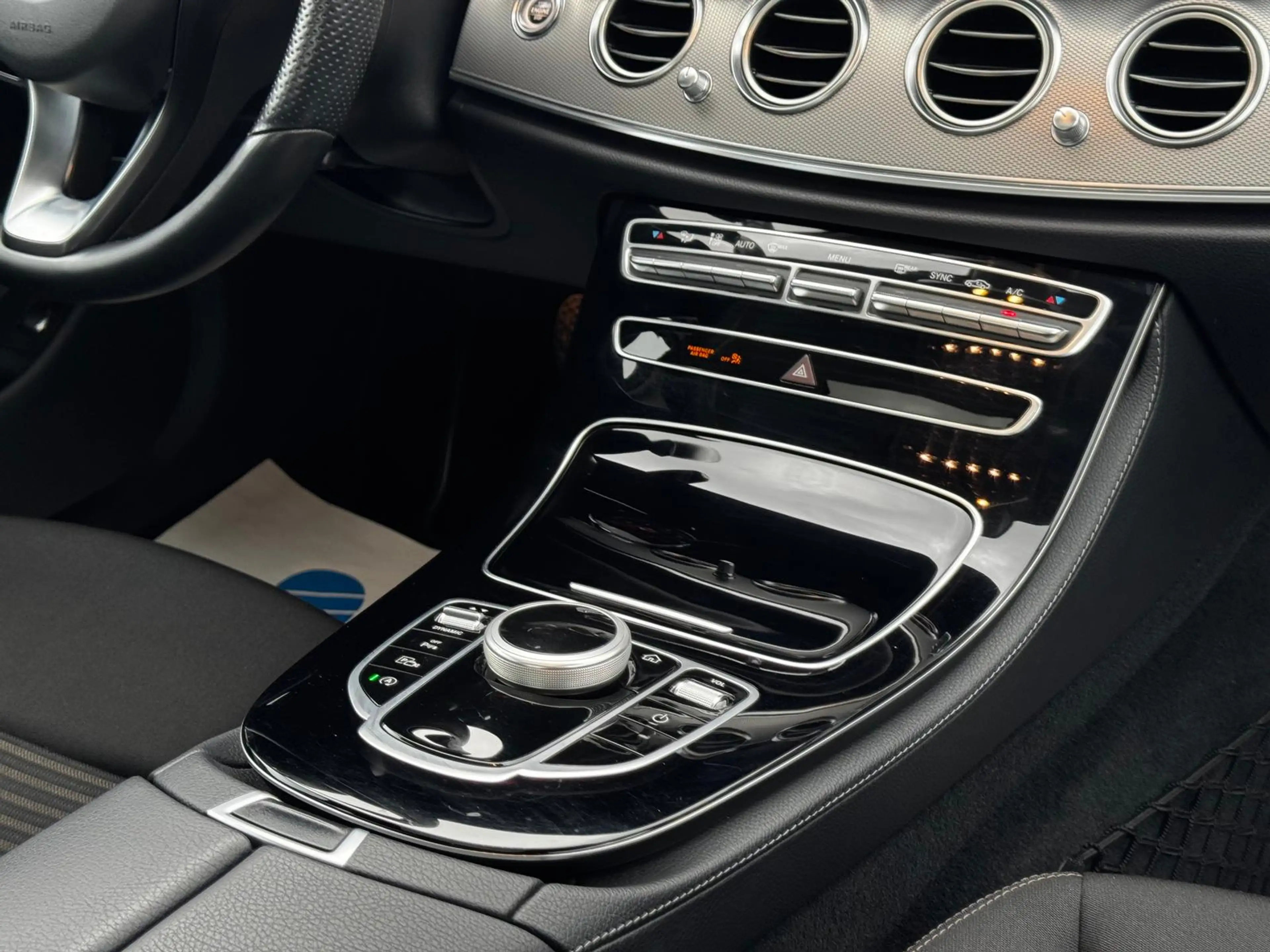 Mercedes-Benz E 200 LED/el.Sitze/Kamera/Navi/Sitzheizung — photo 12