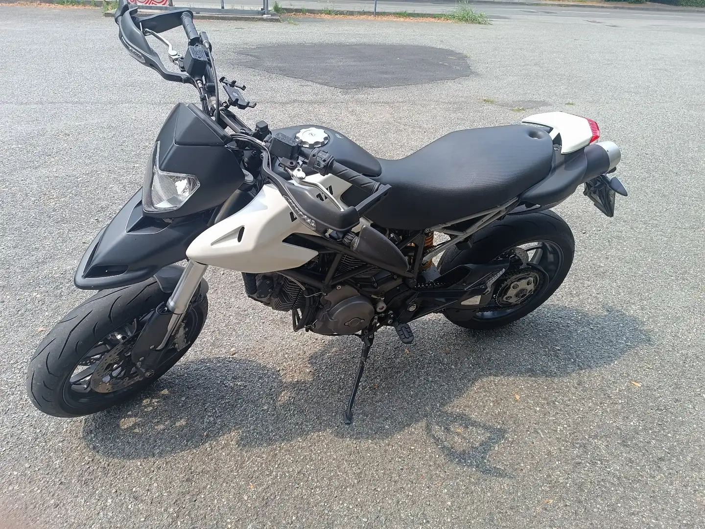 Ducati Hypermotard 796 Blanc - 1