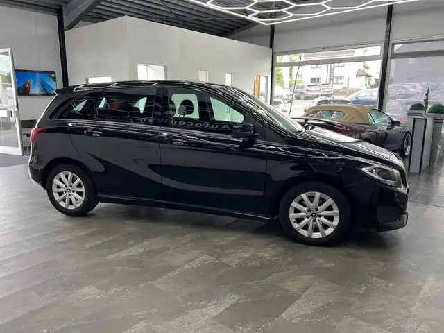 Mercedes-Benz B Class view 4