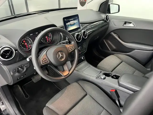 Mercedes-Benz B Class view 11
