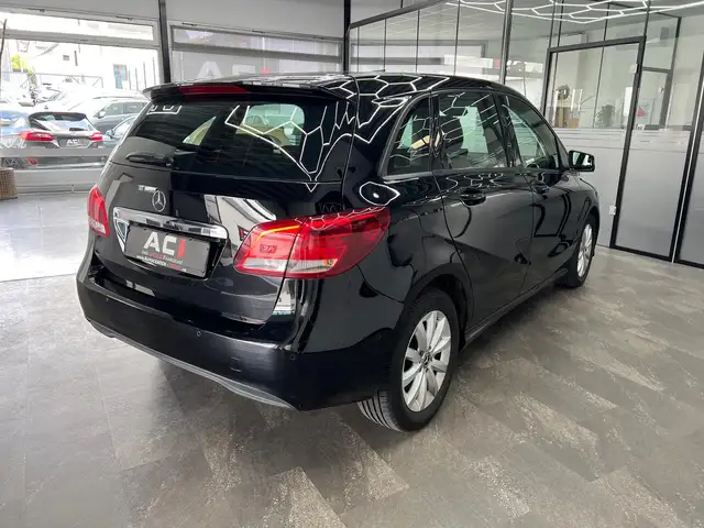 Mercedes-Benz B Class view 3