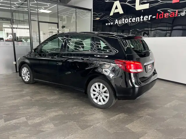 Mercedes-Benz B Class view 9