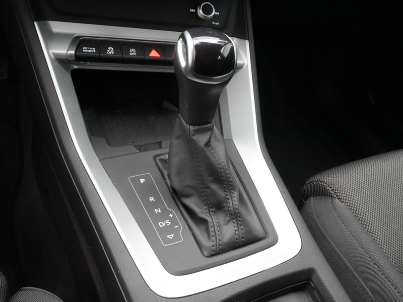 Audi Q3 Sportback ACC NAVI SHZ LED PDC KLIMA — photo 11