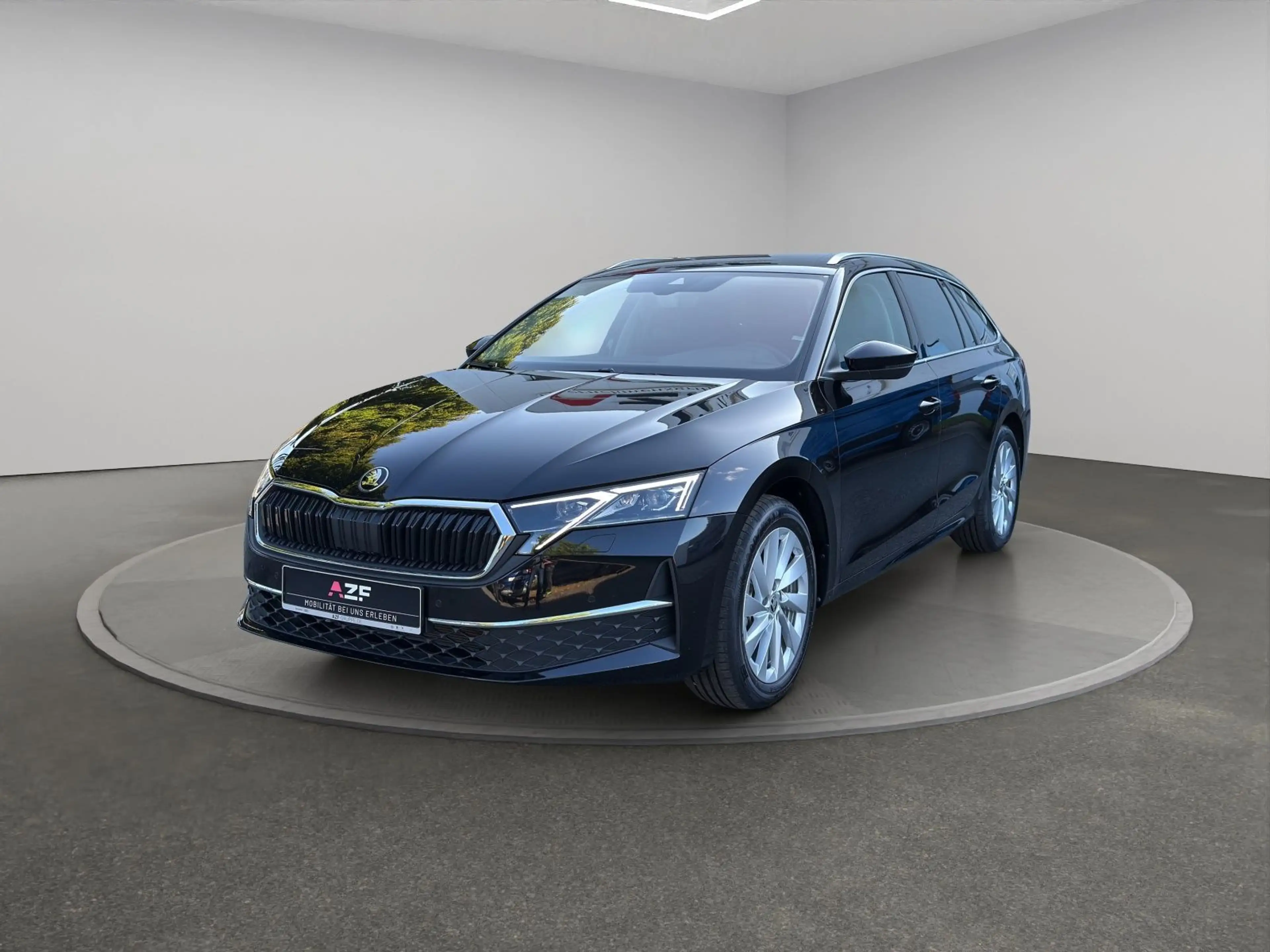 Skoda Octavia Combi 1.5 TSI mHEV DSG Selection NAVI+MA — photo 2