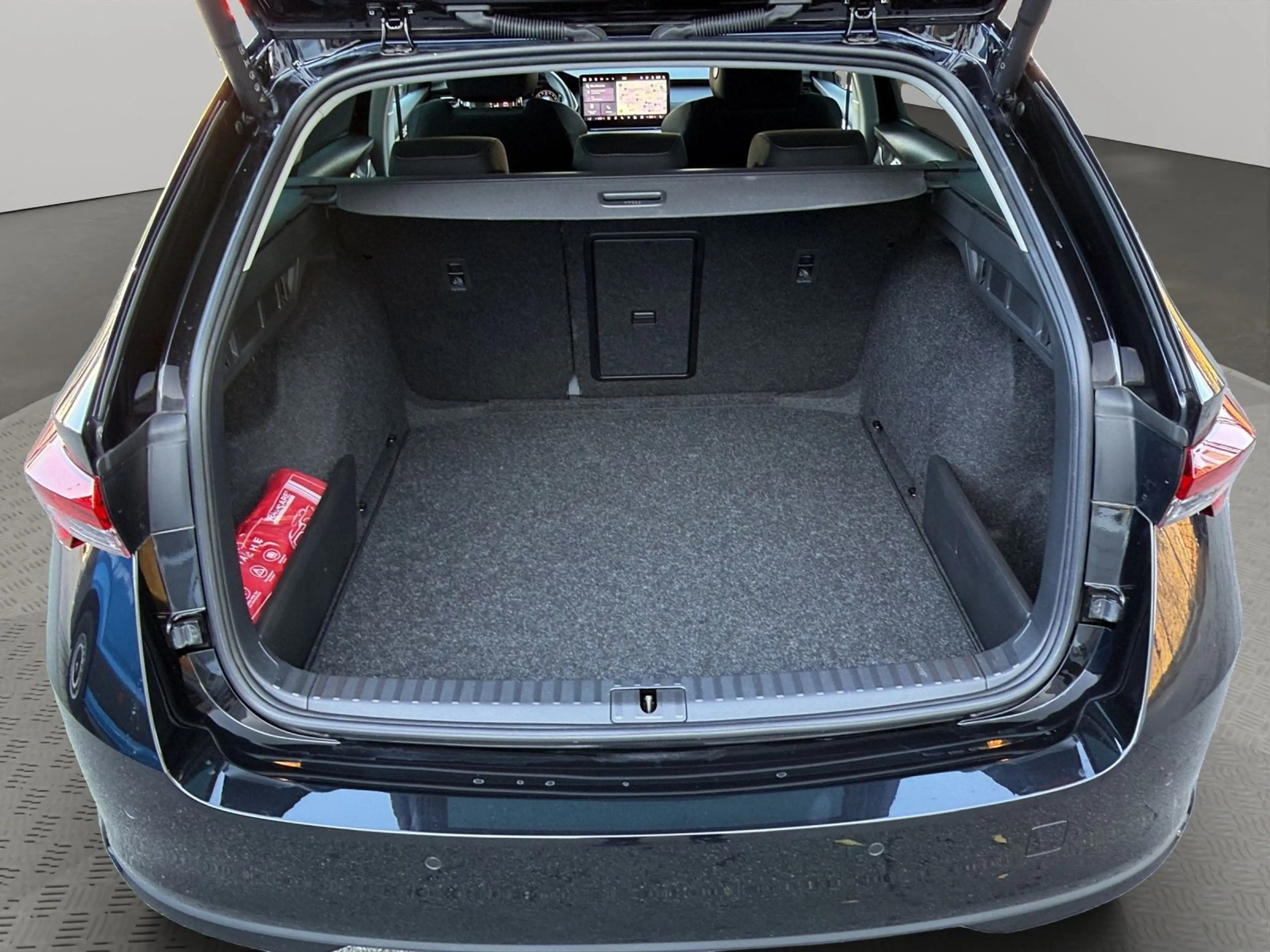 Skoda Octavia Combi 1.5 TSI mHEV DSG Selection NAVI+MA — photo 16