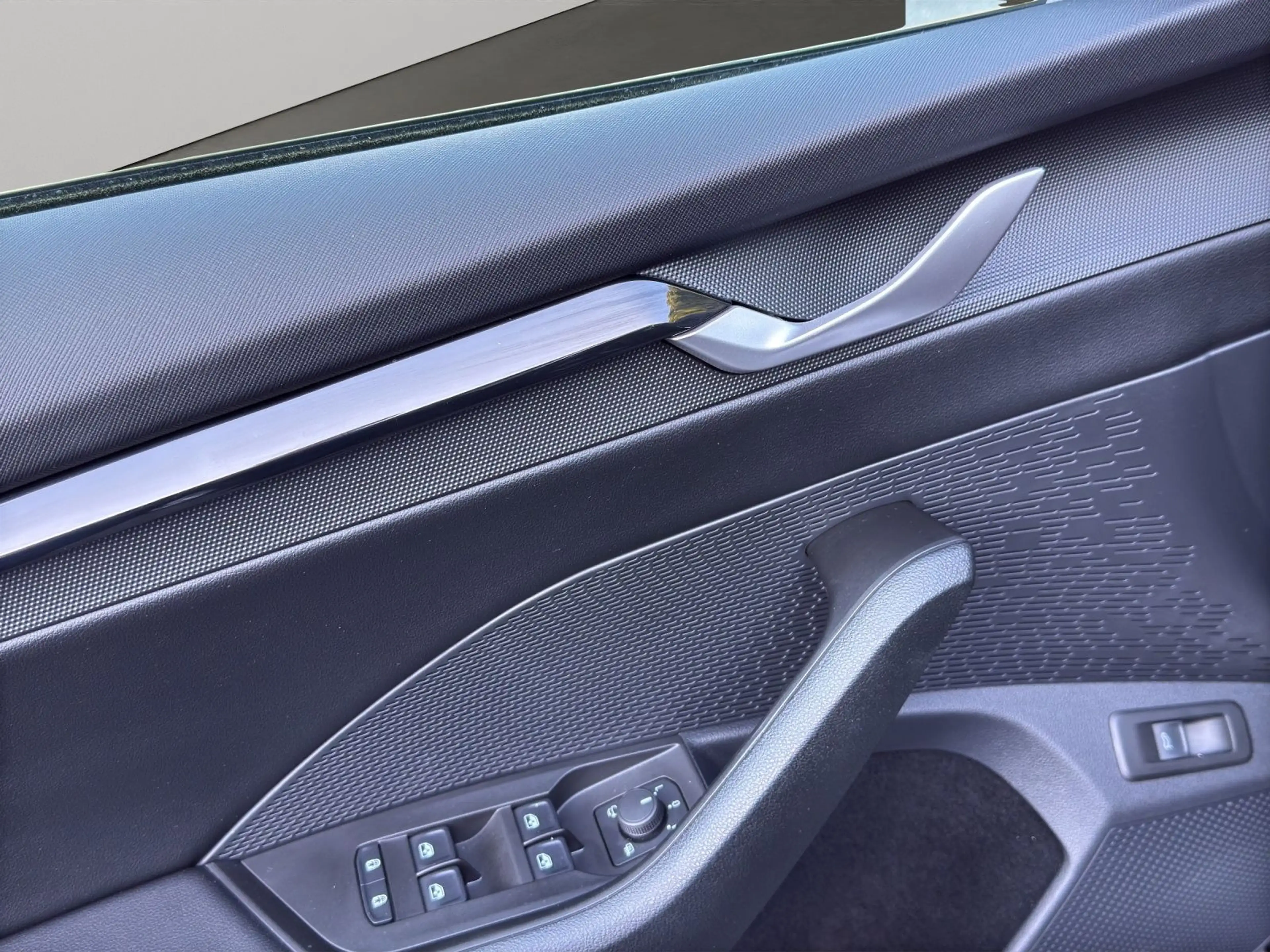Skoda Octavia Combi 1.5 TSI mHEV DSG Selection NAVI+MA — photo 13