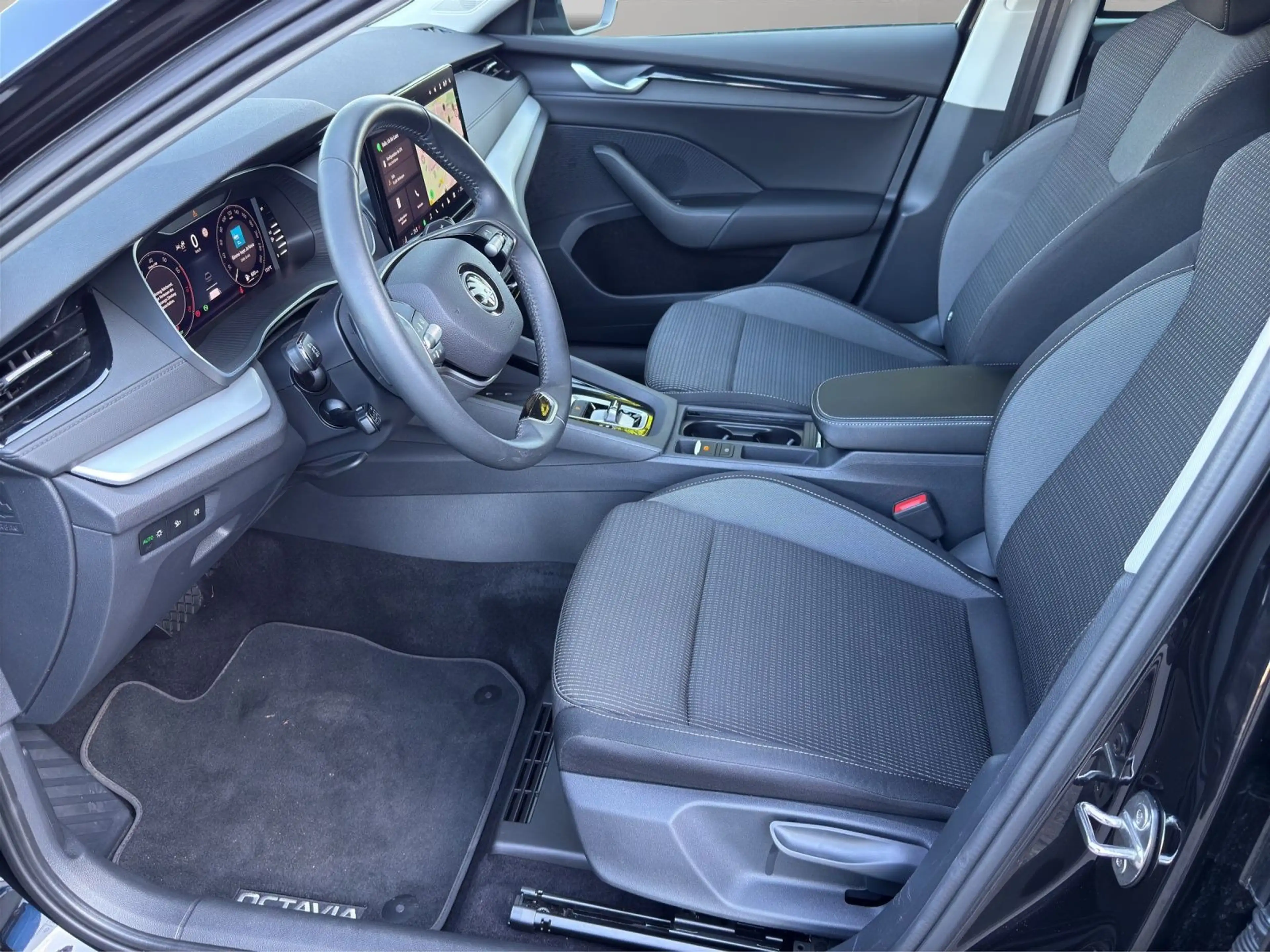 Skoda Octavia Combi 1.5 TSI mHEV DSG Selection NAVI+MA — photo 9
