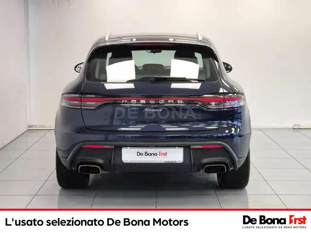 Porsche Macan view 5