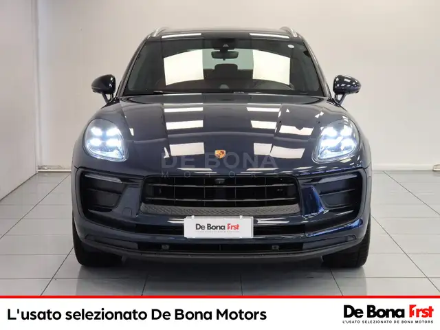 Porsche Macan view 2