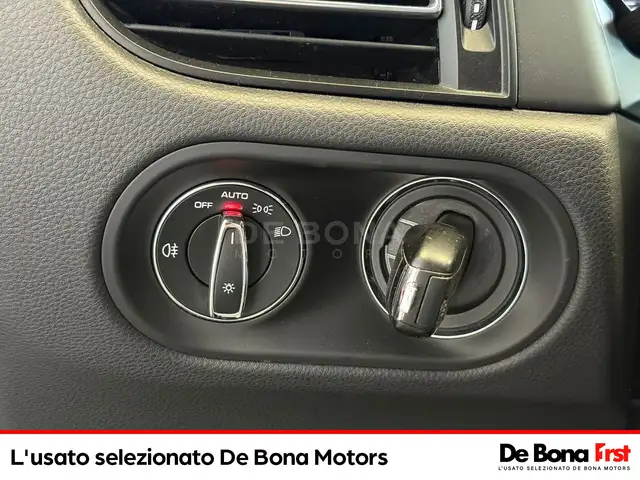 Porsche Macan view 17