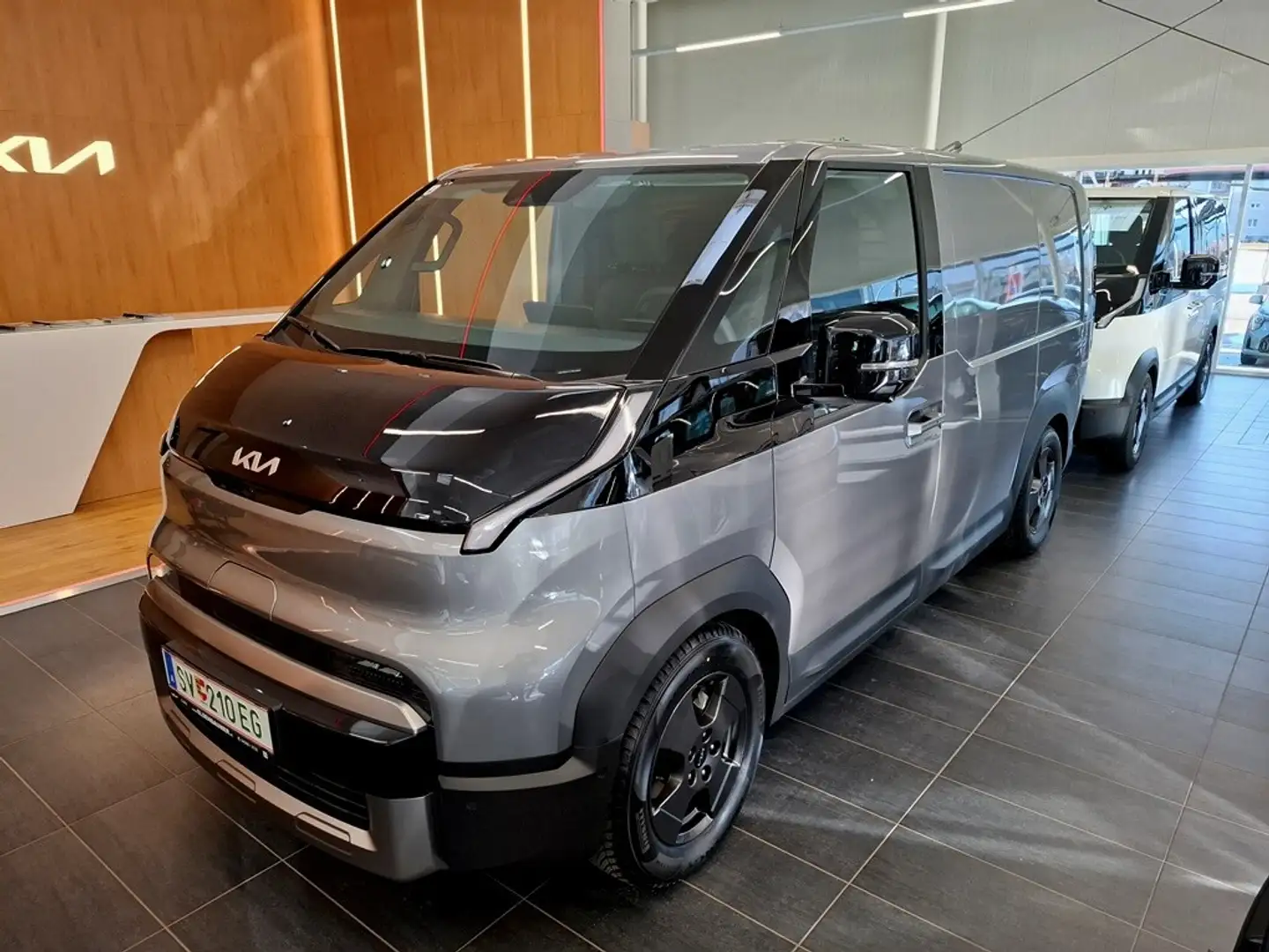 Kia PV5 Cargo Long Range 3DR 71,2kWh L2H1 Vision Grau - 2