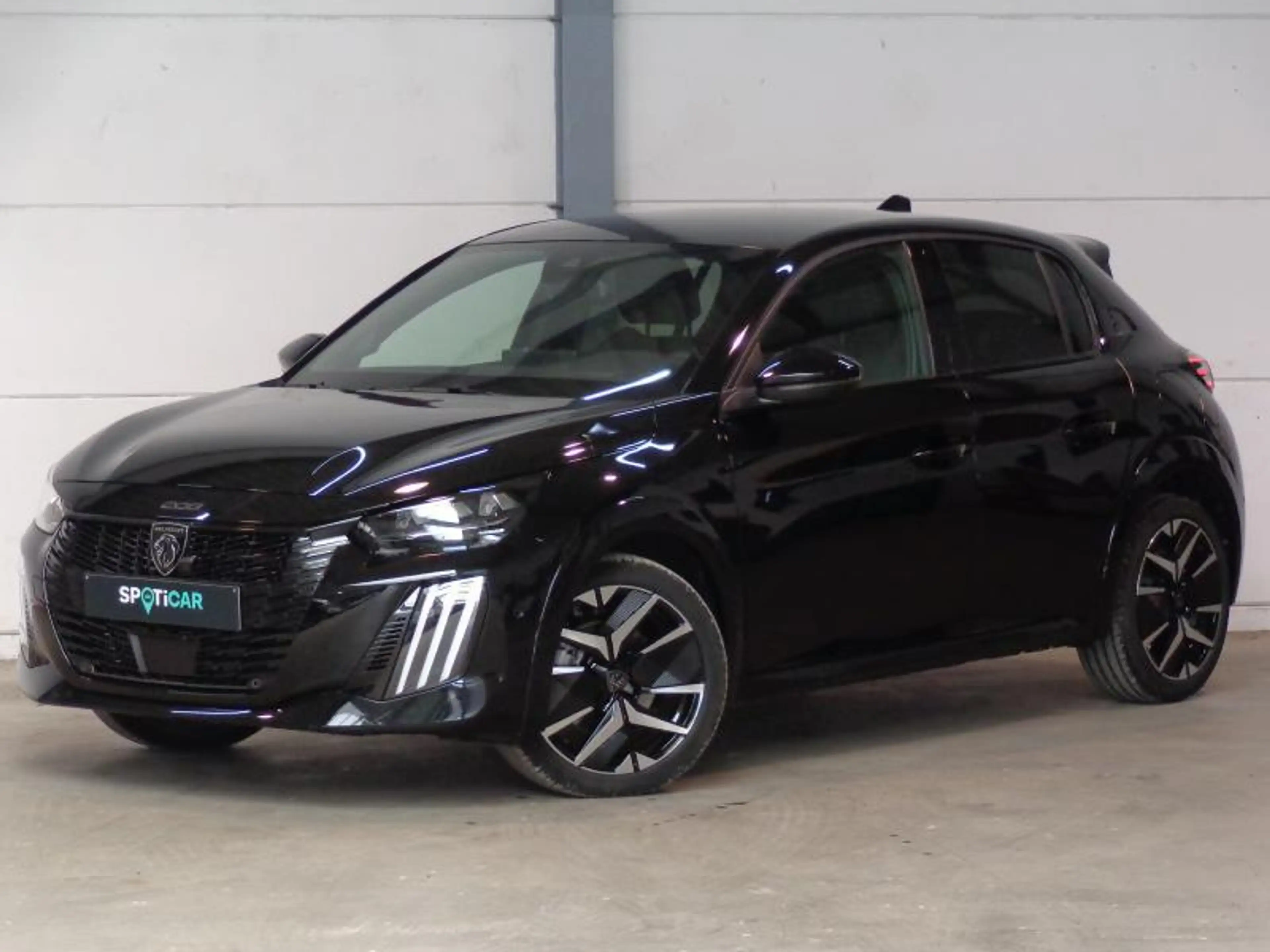 Peugeot 208 MHEV 208 GT 1.2 e-DCS6 - Caméra 360°