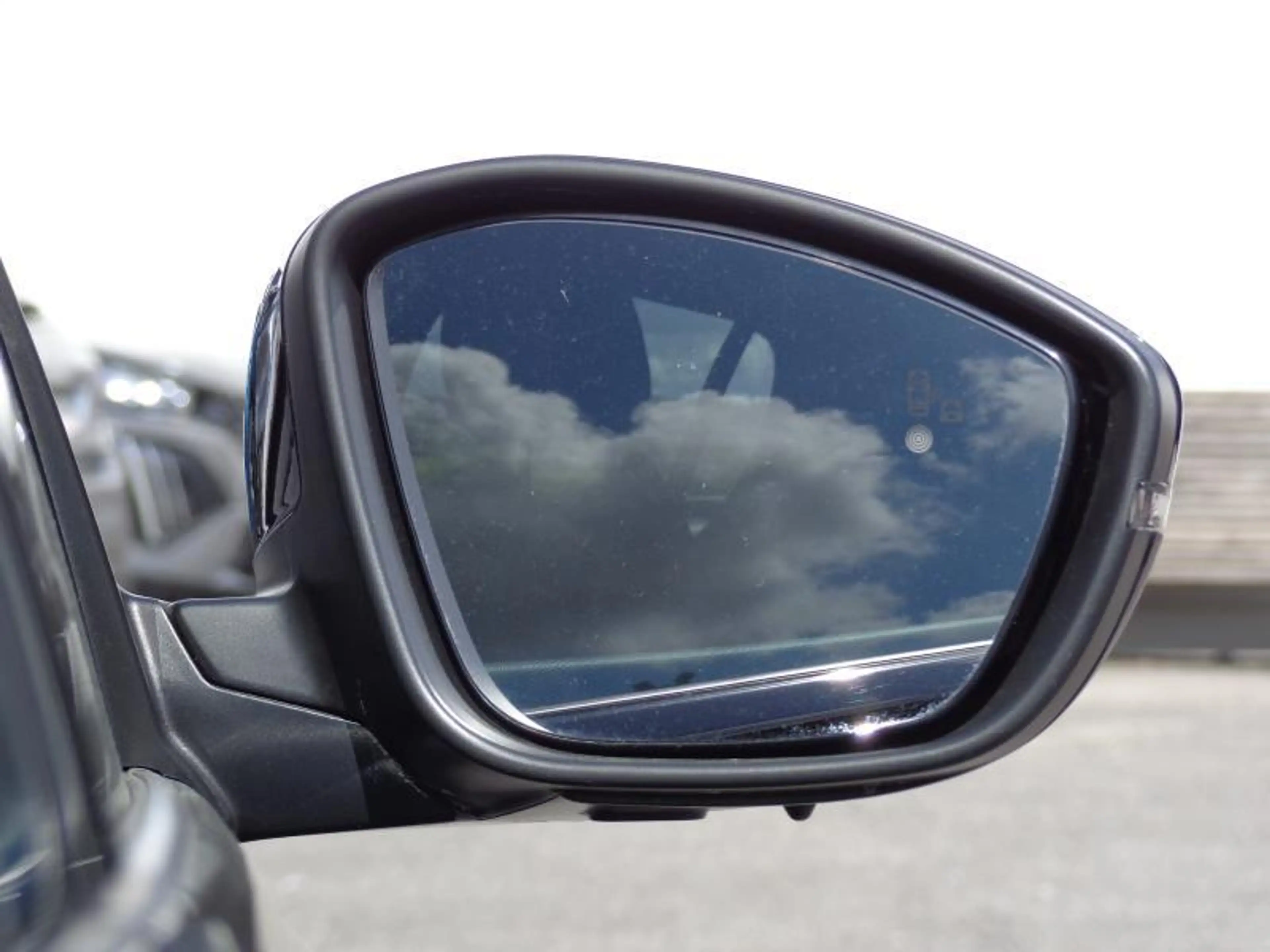 Peugeot 208 MHEV 208 GT 1.2 e-DCS6 - Caméra 360° — photo 14