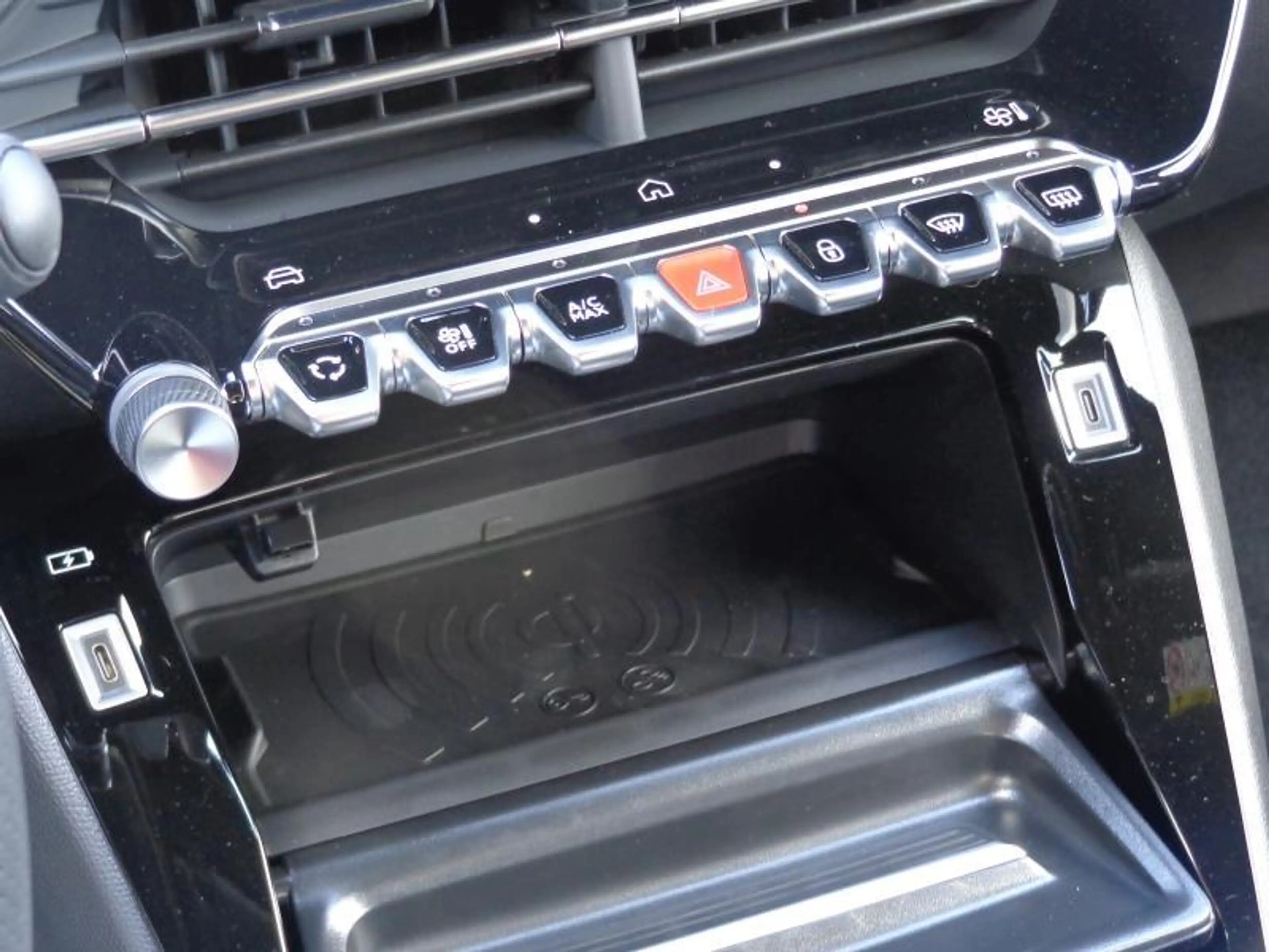 Peugeot 208 MHEV 208 GT 1.2 e-DCS6 - Caméra 360° — photo 8