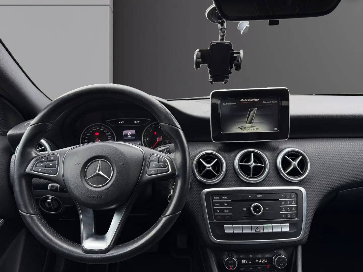 Mercedes-Benz A 180 Classe A 180 d 7G-DCT Inspiration Noir - 2