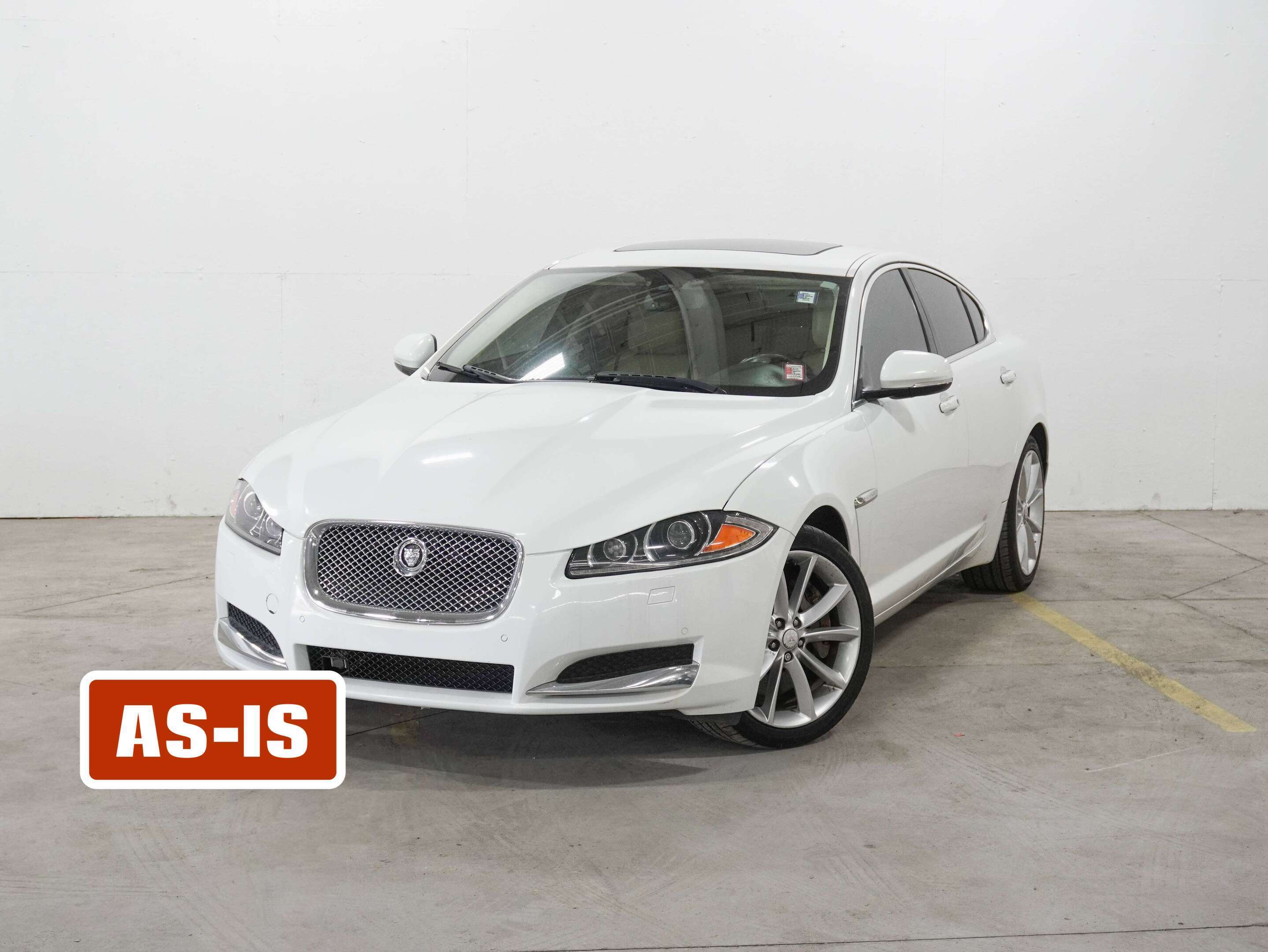 White 2015 Jaguar XF Sedan All-Wheel Drive Automatic
