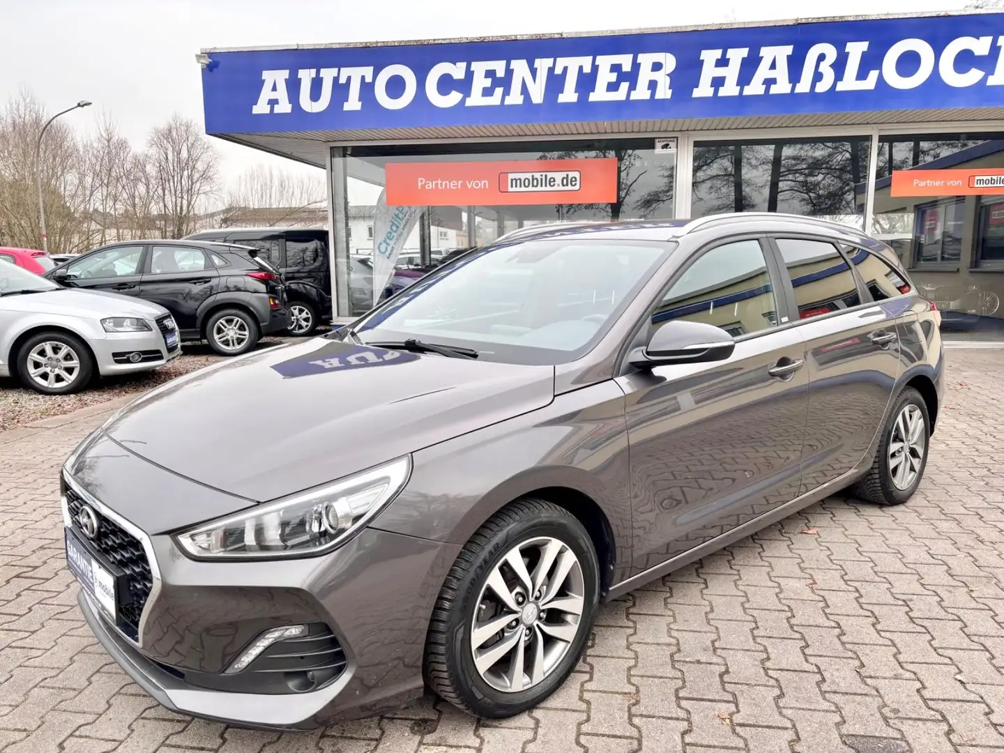Hyundai i30 cw Passion Kamera SHZ PDC Spur. 1-Hand Grigio - 2