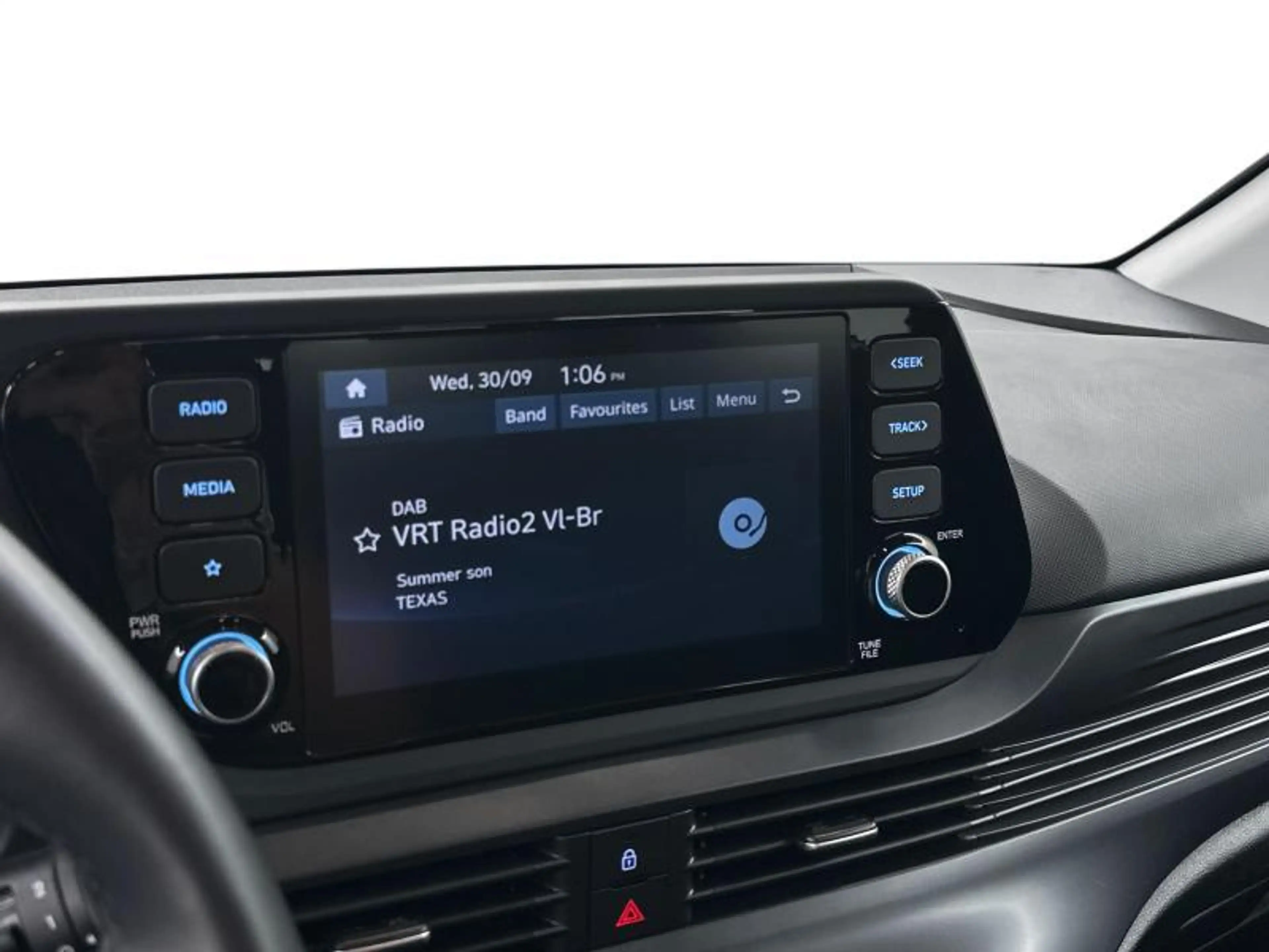 Hyundai i20 AT Comfort | winter pack — photo 13