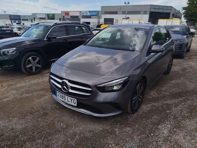 Mercedes-Benz B 180 180d
