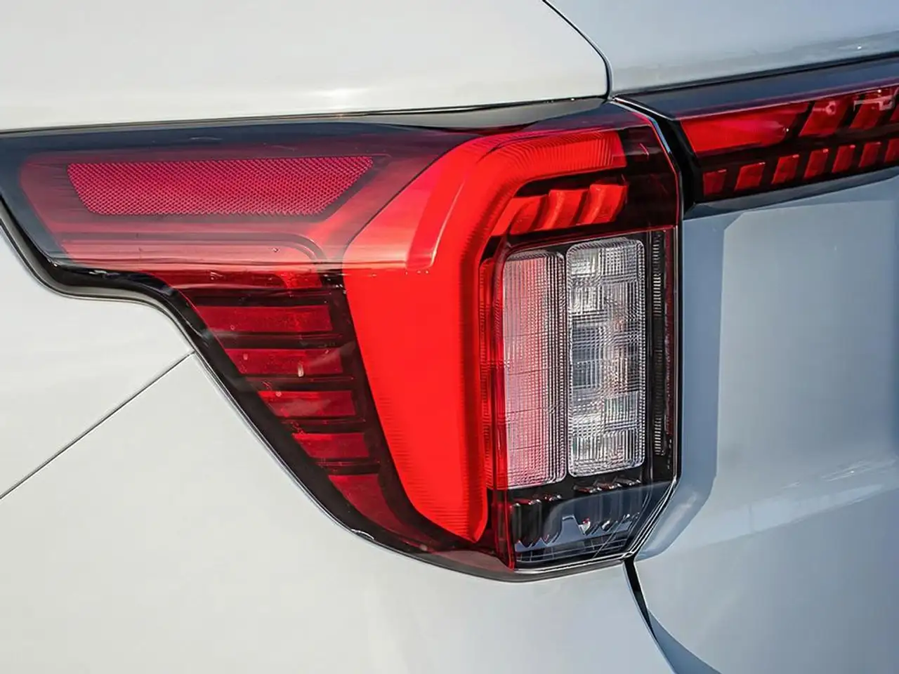 Ford Explorer снимка Ford Explorer