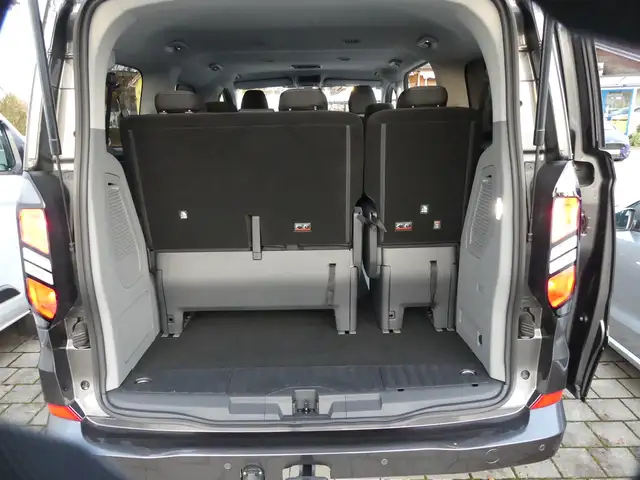 Ford Tourneo Custom view 15