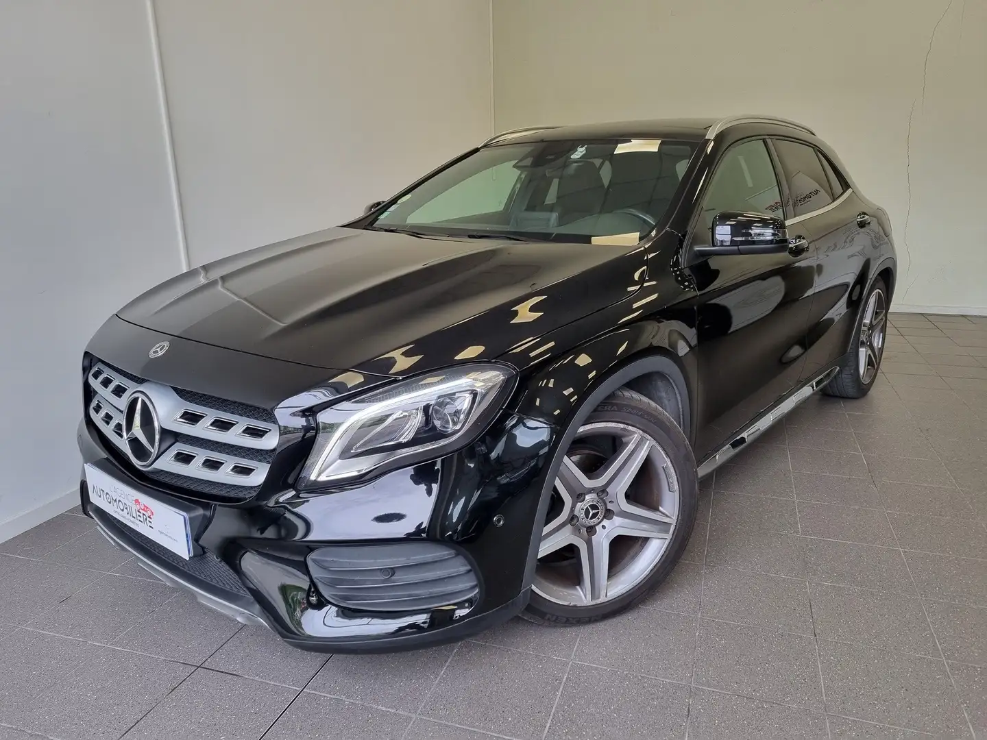 Mercedes-Benz GLA 180 d 7-G DCT Fascination - Toit Ouvrant panoramique crna - 1