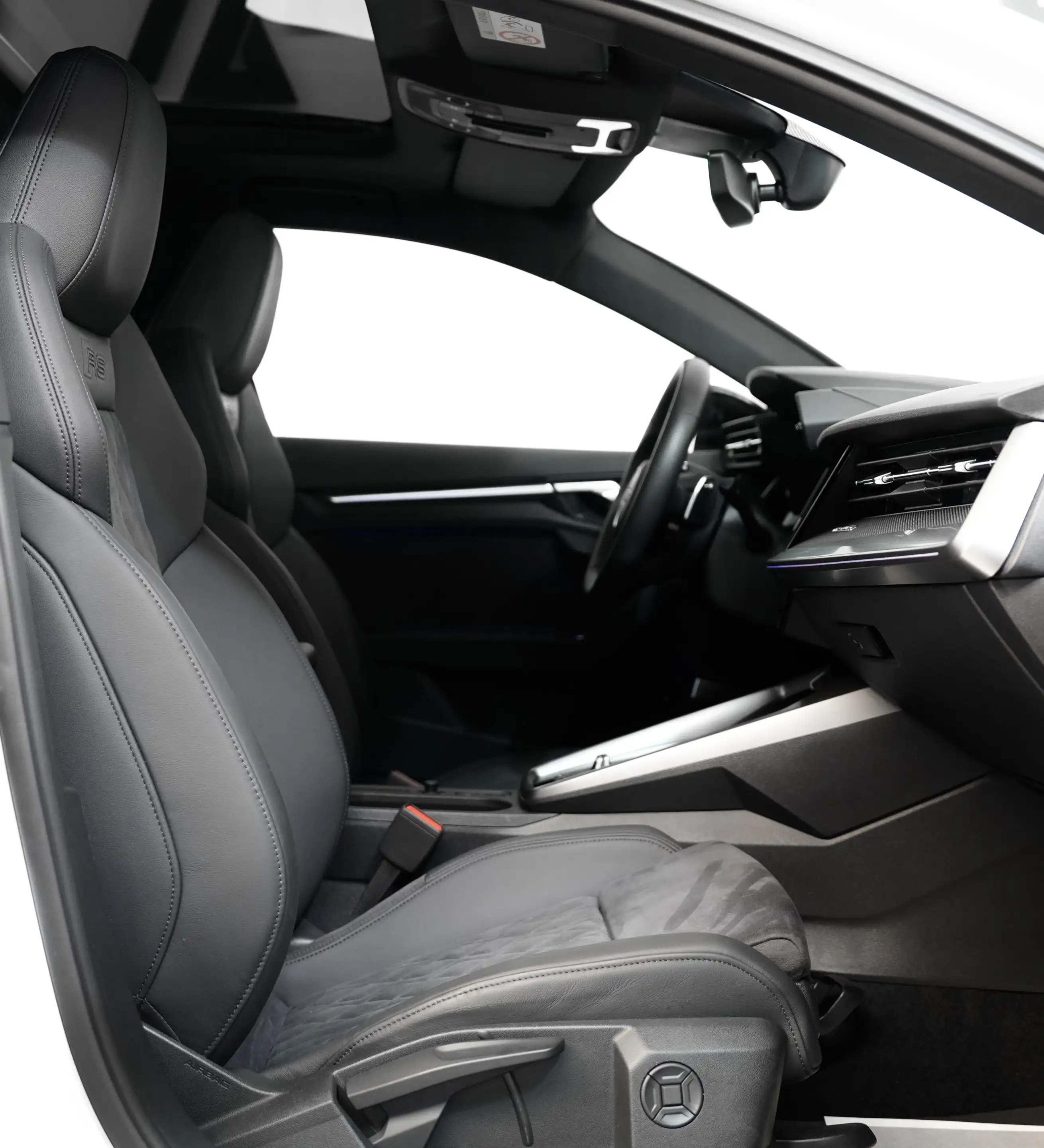 Audi RS3 2.5 quattro*2.HD*S-AGA*PANO*SCHALE*B&O*360* — photo 13