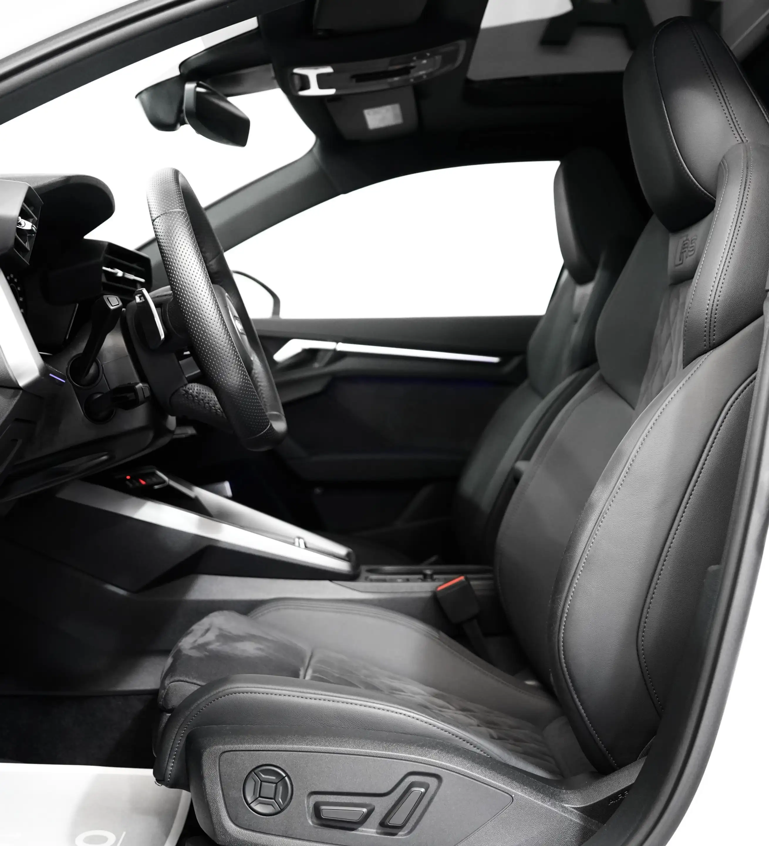 Audi RS3 2.5 quattro*2.HD*S-AGA*PANO*SCHALE*B&O*360* — photo 12