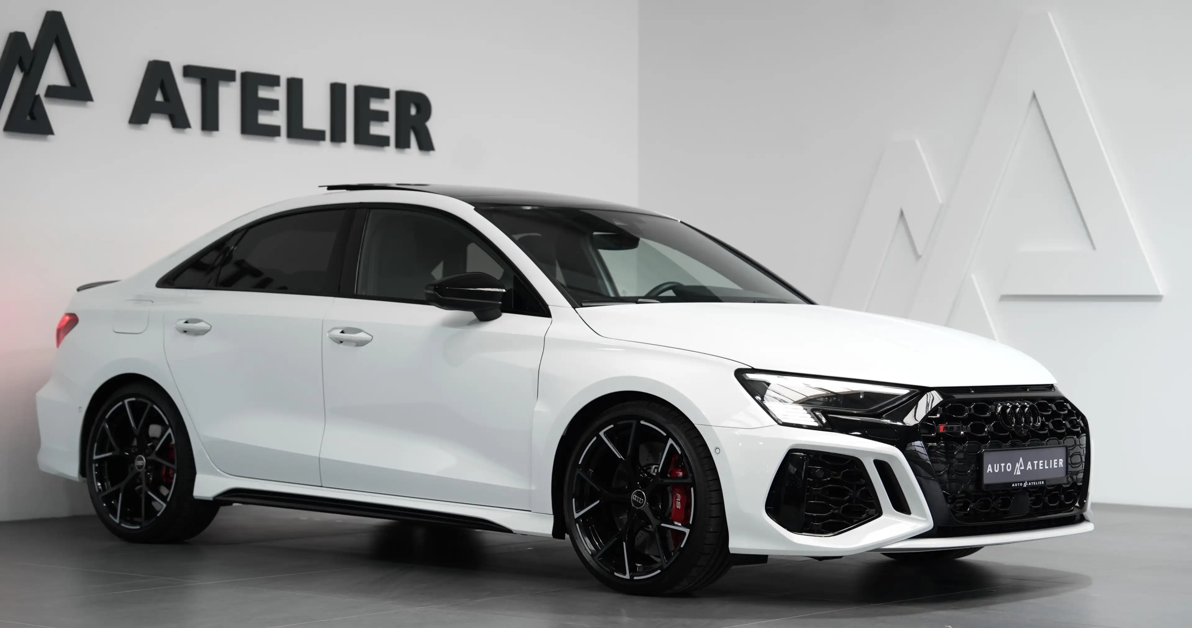 Audi RS3 2.5 quattro*2.HD*S-AGA*PANO*SCHALE*B&O*360* — photo 4