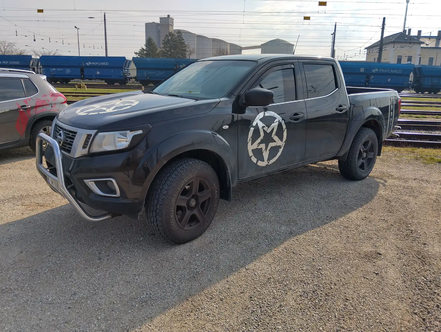 Nissan Navara NP300 Siyah - 2