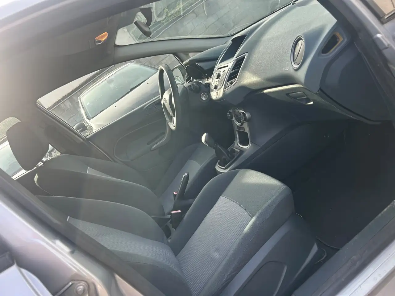 Ford Fiesta 5 portes — photo 6