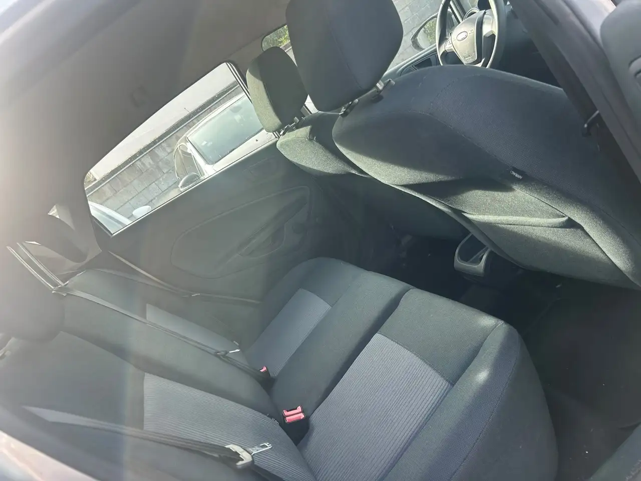 Ford Fiesta 5 portes — photo 8