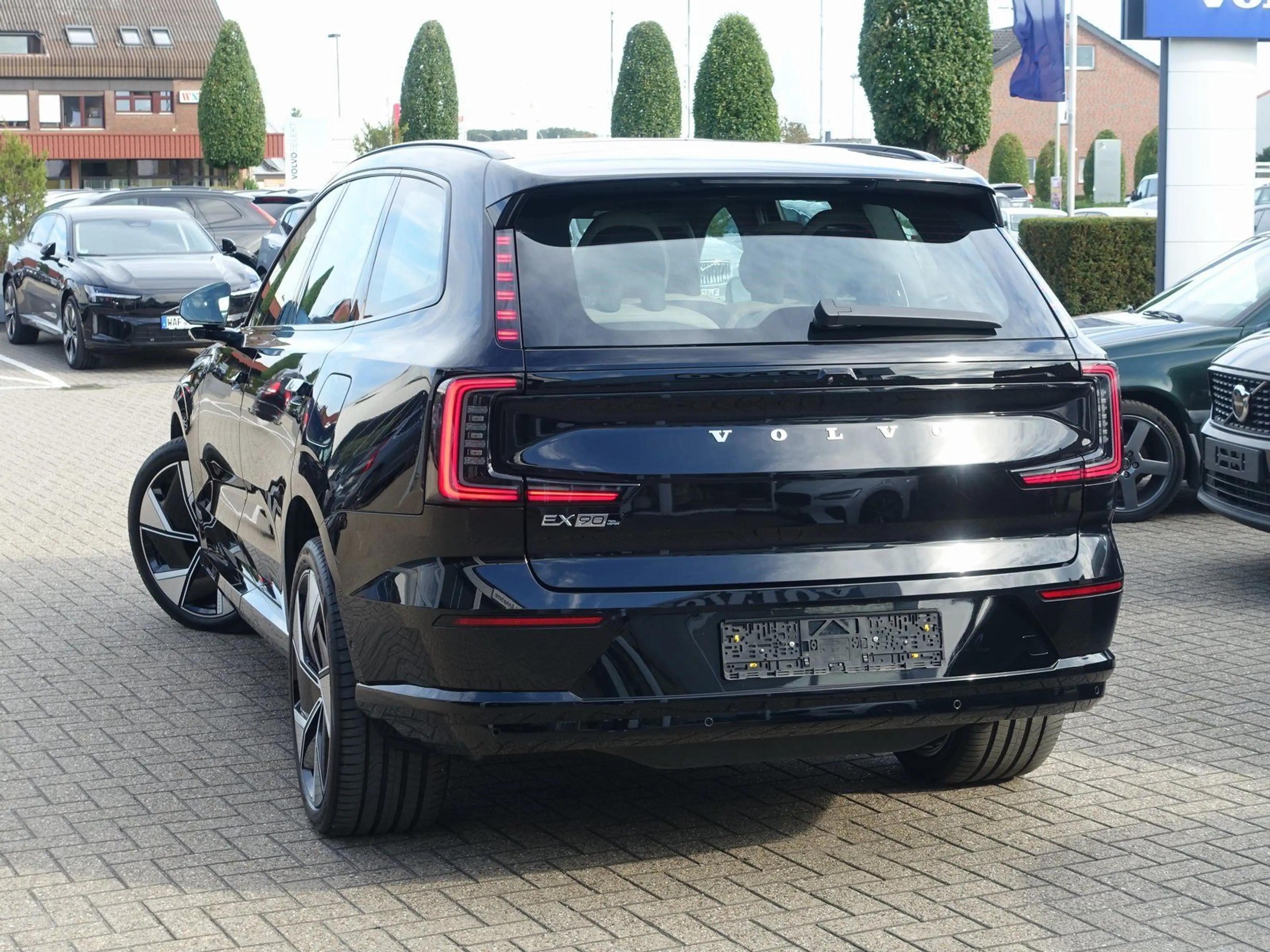 Volvo EX90 Ultra Twin Motor 6-Sitzer/HUD/PANO/360°/AHK — photo 4