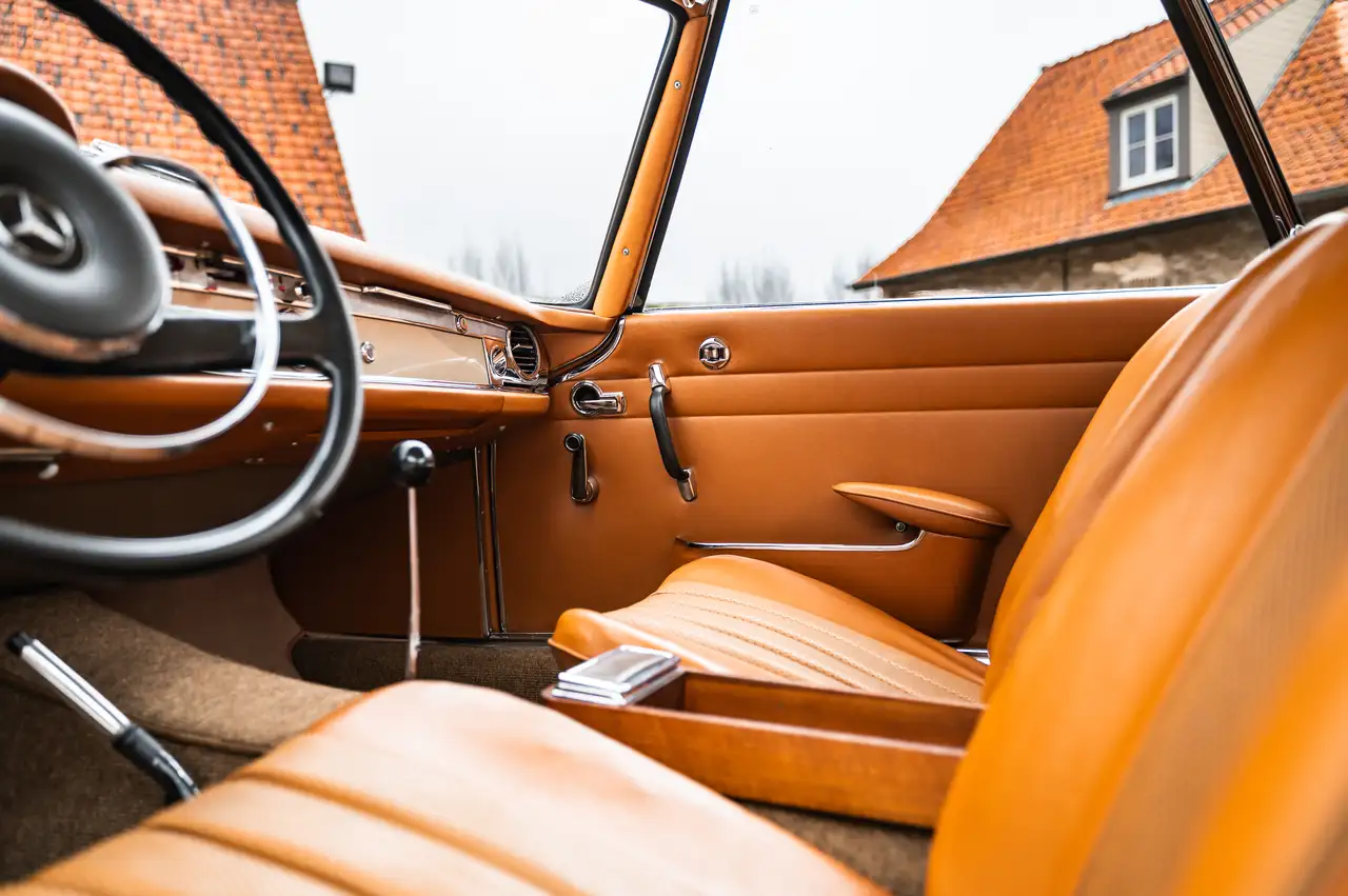 Mercedes-Benz 250 SL / PAGODE / 55 YEARS FIRST OWNER / FULL SERVICE, foto 12