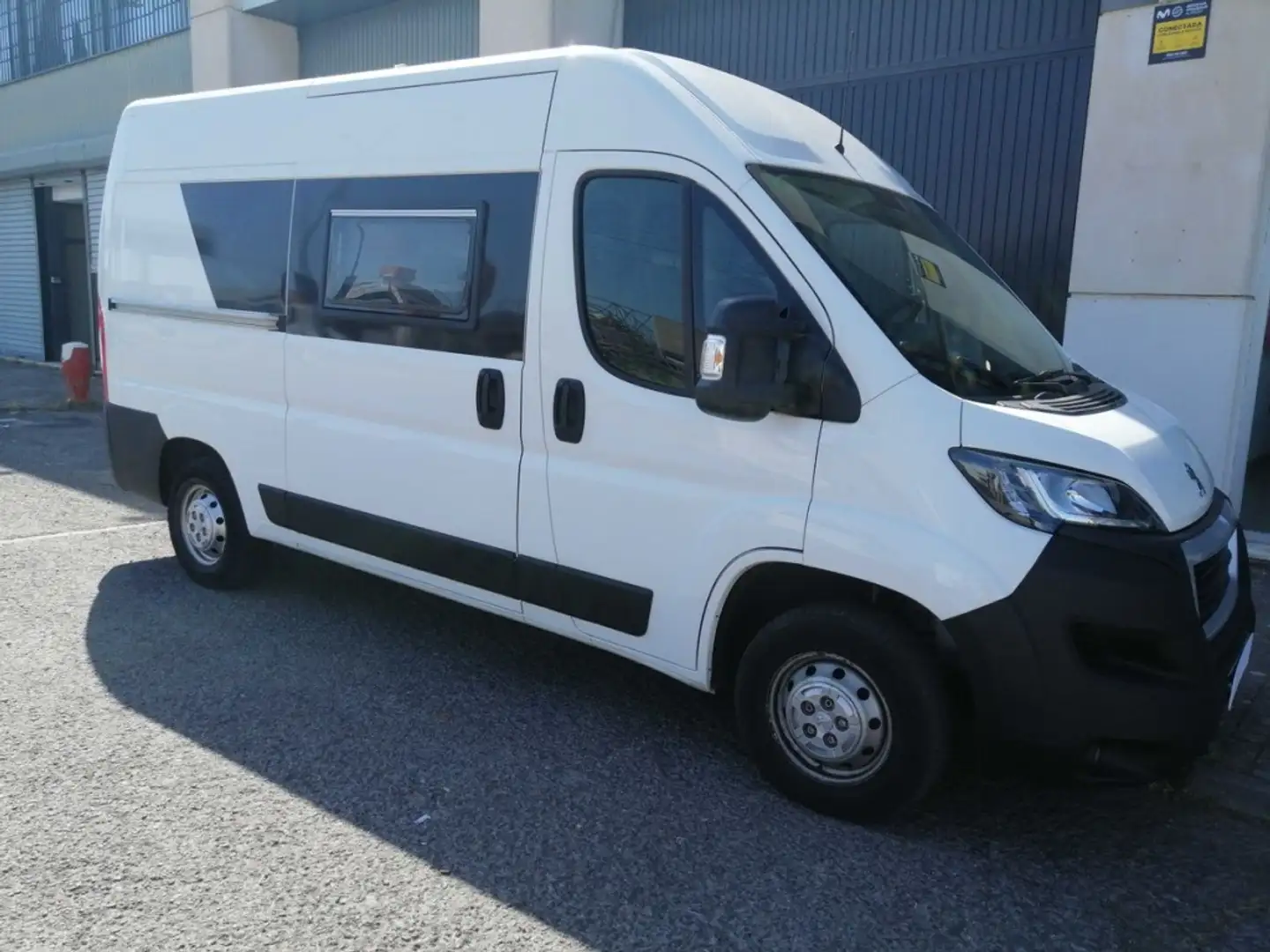 Peugeot Boxer Furgón 2.0BlueHDI 335 L2H2 Pack 130 Blanco - 2