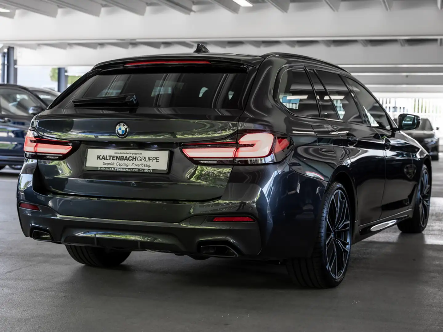 BMW 540 d Touring xDrive M-Sportpaket FACEL. PANO Grau - 2