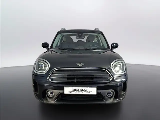 Mini Countryman view 2