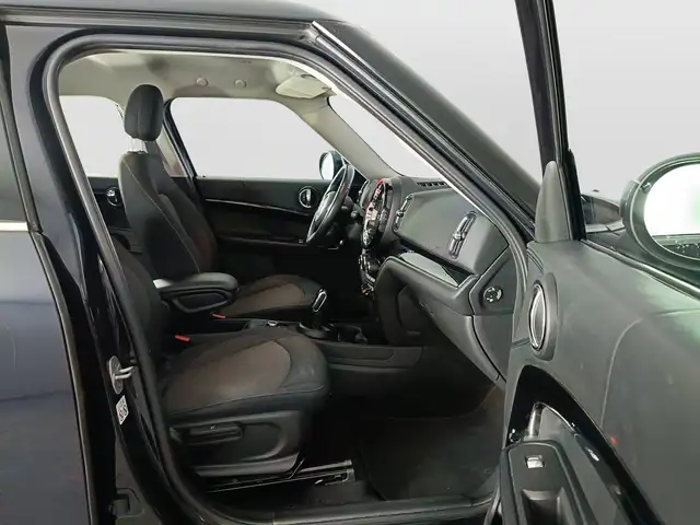 Mini Countryman view 11