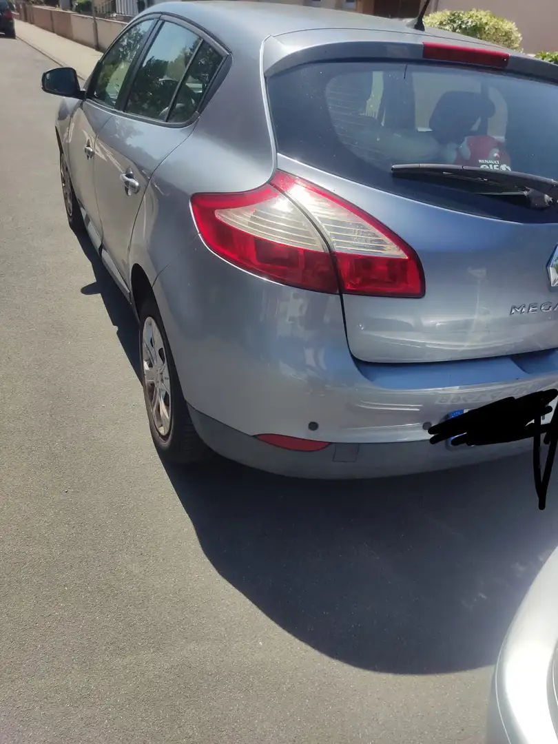 Renault Megane 1.6 16V 110 Silber - 2