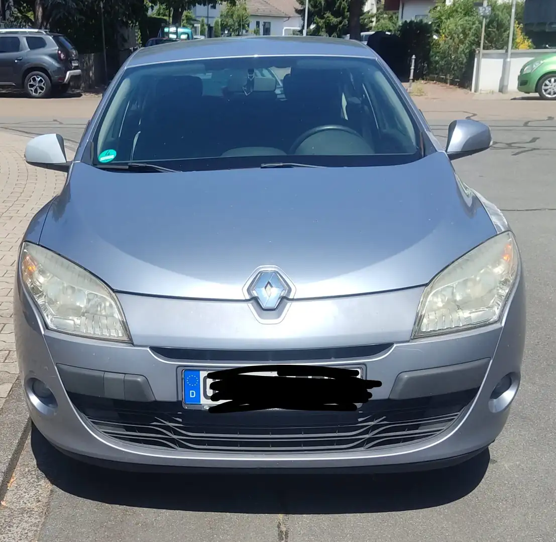 Renault Megane 1.6 16V 110 Silber - 1