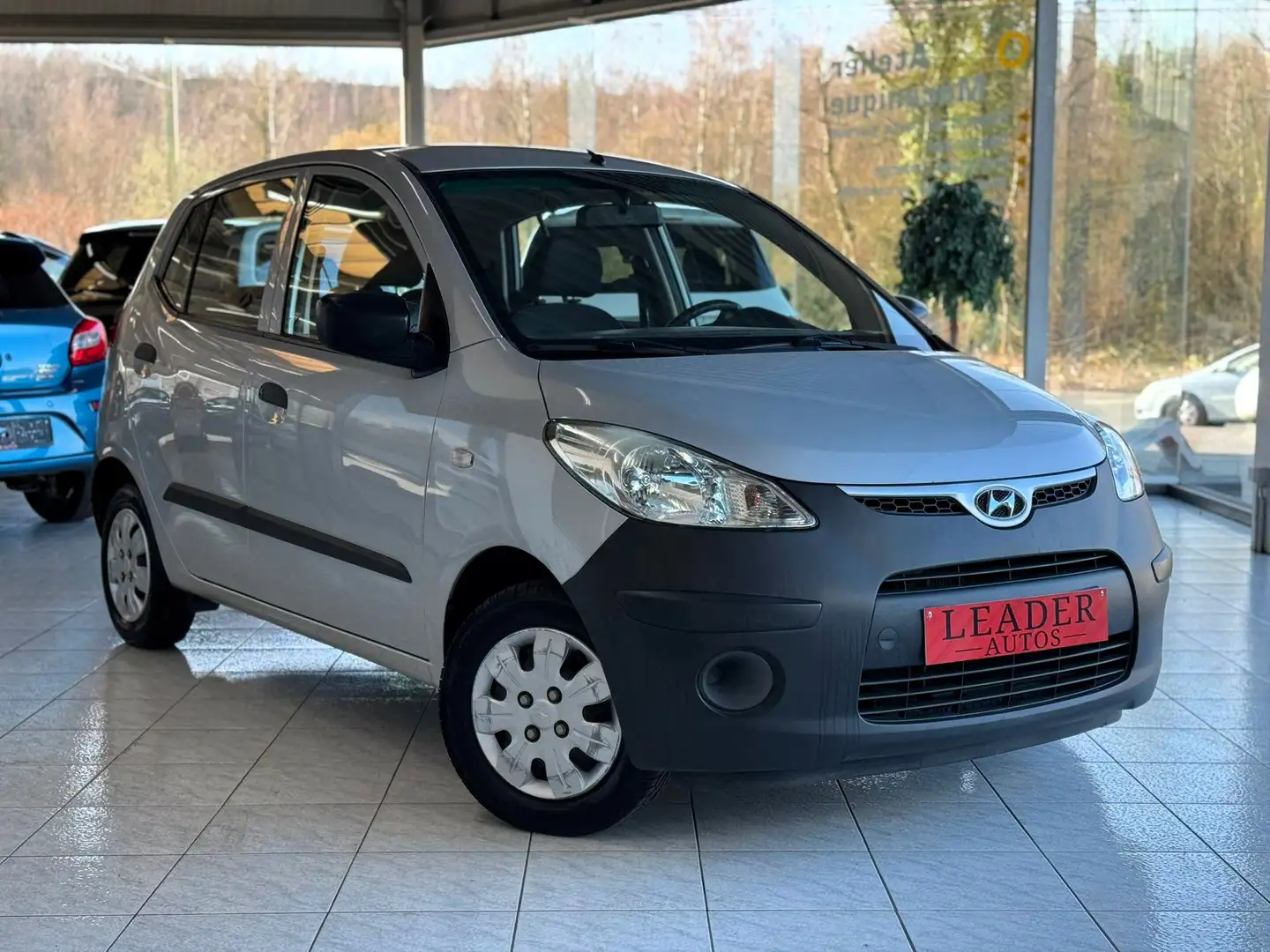 Hyundai i10 🟩 1.1 ESSENCE 67CH - 1ER PROPRIETAIRE Silber - 1