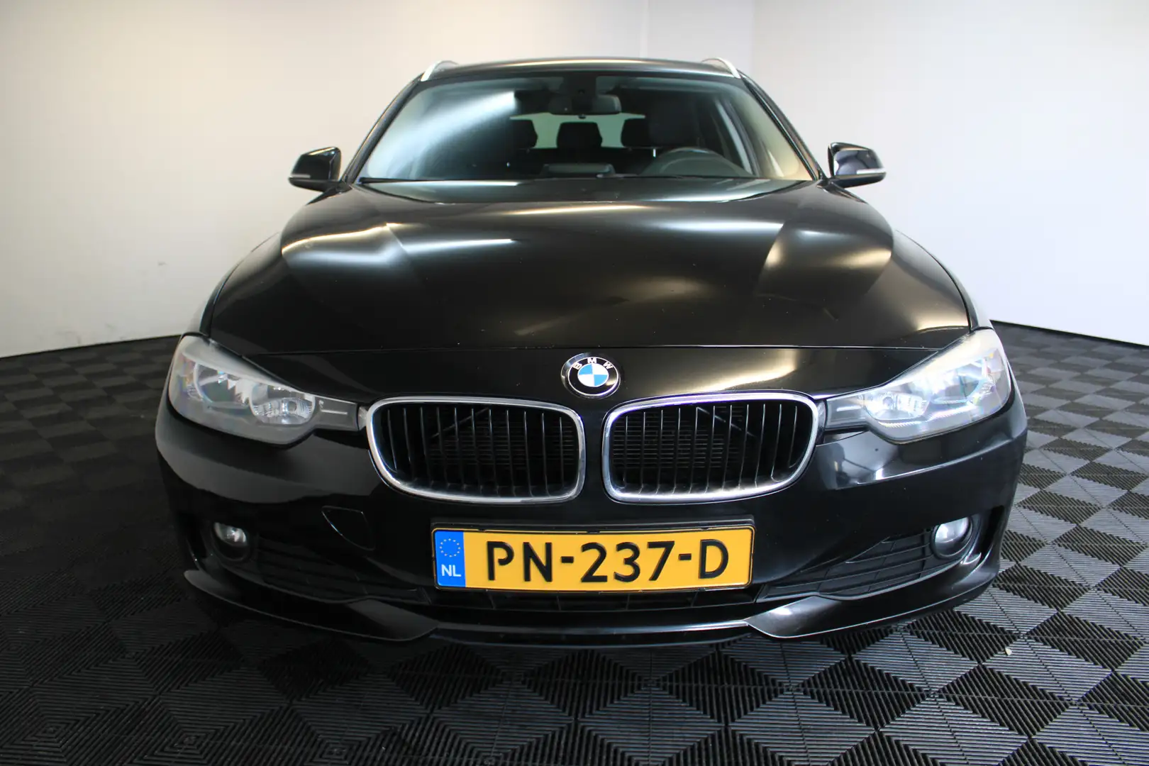 BMW 318 3-serie Touring 318d High Executive | Leder | Navi Noir - 2