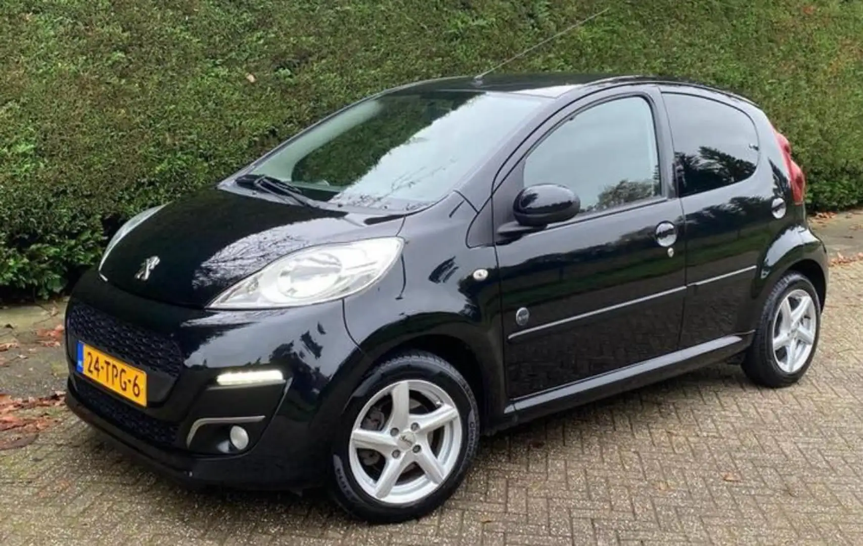 Peugeot 107 107 1.0 Envy Zwart - 2