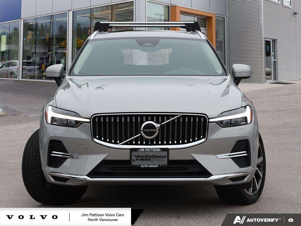 2022 Volvo XC60 T8 eAWD PHEV Inscription Expression - HOV Access! alt 2